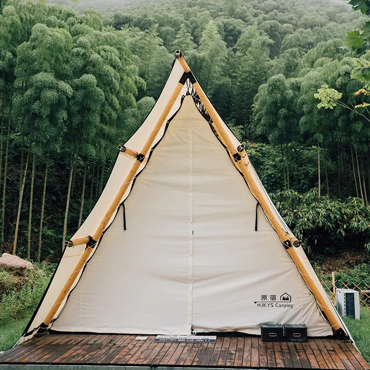 浪漫的婚禮露營三角帳篷